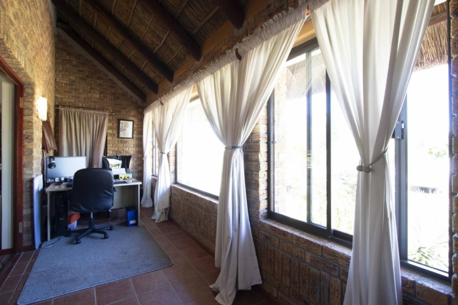 To Let 5 Bedroom Property for Rent in Parklands Western Cape